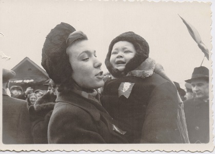 Маргарита Псык с сыном Ромой. 1968 год